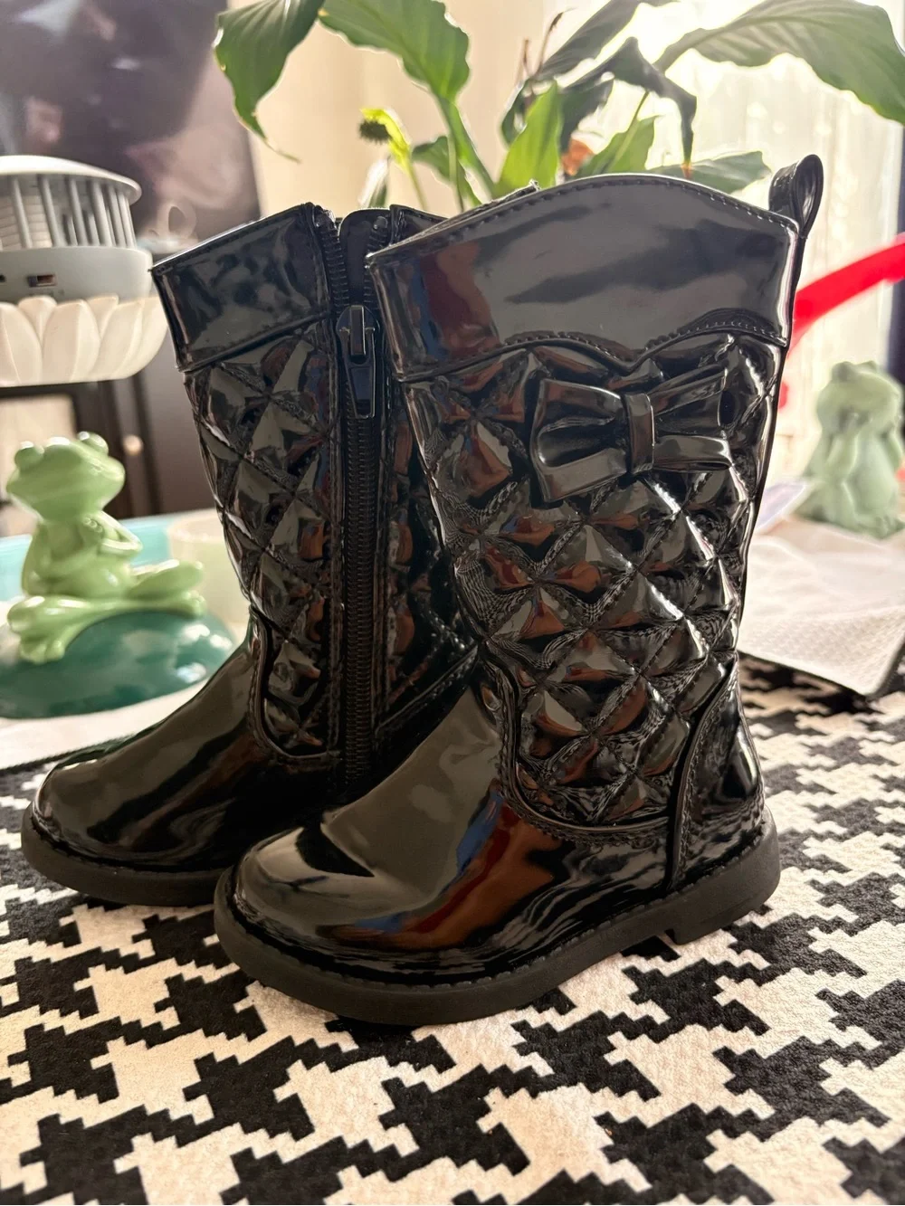Mini V by Very Toddler Girls Black Patent Quilted Boots